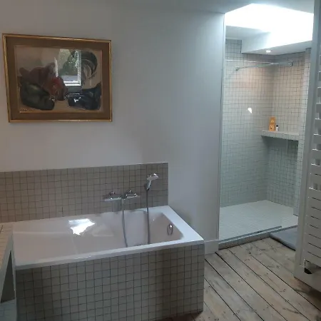 Δωμάτια σε οικογενειακή κατοικία Dernier Etage Dans Belle Maison Bourgeoise
